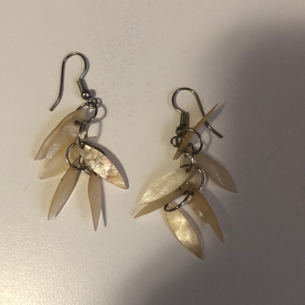 🆕 ✨Mother of Pearl Earrings✨